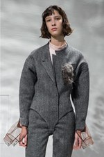 ヨウヘイ オオノ 2018-19年秋冬コレクション - 空間に溶け込む“プロダクト”としての服｜写真11