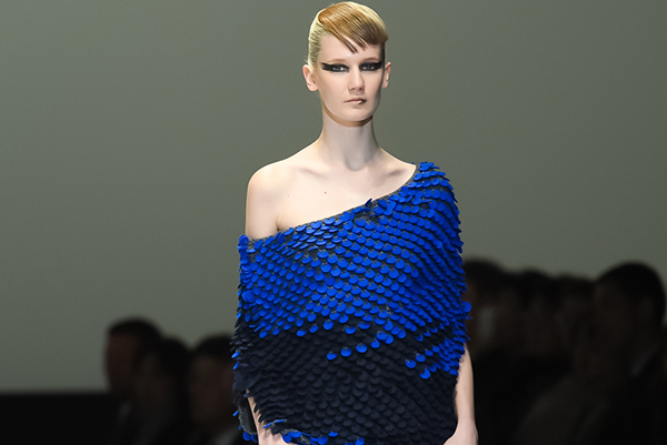 ヒロコ コシノ 2018-19年秋冬コレクション - 禅の教えが導くグラフィカルな世界