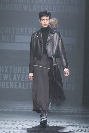 ハレ(HARE)2018-19年秋冬コレクション - 混沌の中に隠れたジャポニズム｜写真5