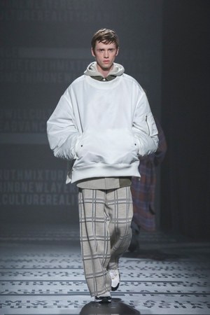 ハレ(HARE)2018-19年秋冬コレクション - 混沌の中に隠れたジャポニズム｜写真19