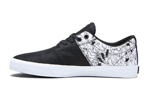 スープラ×ディズニー『白雪姫』キャラクター描いたスニーカーやウェア、スケートボード