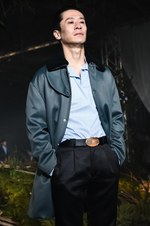 TTT_MSW 2018-19年秋冬コレクション - 山道に降り立ったマフィアが放つ唯一無二の存在感｜写真25