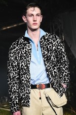 TTT_MSW 2018-19年秋冬コレクション - 山道に降り立ったマフィアが放つ唯一無二の存在感｜写真29