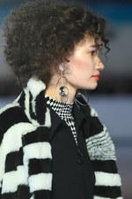 G.V.G.V. 2018年秋冬コレクション - サイケデリックな柄×刺激的な着こなし｜写真2