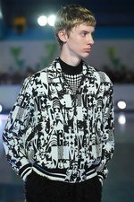 G.V.G.V. 2018年秋冬コレクション - サイケデリックな柄×刺激的な着こなし｜写真12