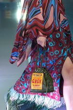 G.V.G.V. 2018年秋冬コレクション - サイケデリックな柄×刺激的な着こなし｜写真51