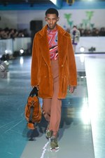 G.V.G.V. 2018年秋冬コレクション - サイケデリックな柄×刺激的な着こなし｜写真52