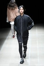 アクオド バイ チャヌ 2018年秋冬コレクション - クラシックに切り込みを入れ、変化を求める｜写真16