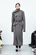 HYKE(ハイク) 2018年秋冬コレクション - ミリタリークロージングに新鮮な解釈を加えて｜写真11