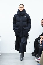 HYKE(ハイク) 2018年秋冬コレクション - ミリタリークロージングに新鮮な解釈を加えて｜写真17