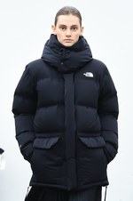 HYKE(ハイク) 2018年秋冬コレクション - ミリタリークロージングに新鮮な解釈を加えて｜写真18