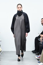 HYKE(ハイク) 2018年秋冬コレクション - ミリタリークロージングに新鮮な解釈を加えて｜写真21