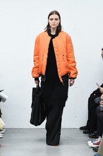 HYKE(ハイク) 2018年秋冬コレクション - ミリタリークロージングに新鮮な解釈を加えて｜写真42