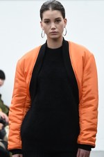 HYKE(ハイク) 2018年秋冬コレクション - ミリタリークロージングに新鮮な解釈を加えて｜写真44