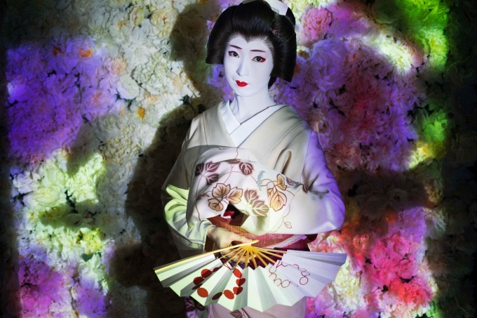 蜷川実花が京都で15名の芸妓・舞妓を撮り下ろし「蜷川実花写真展
