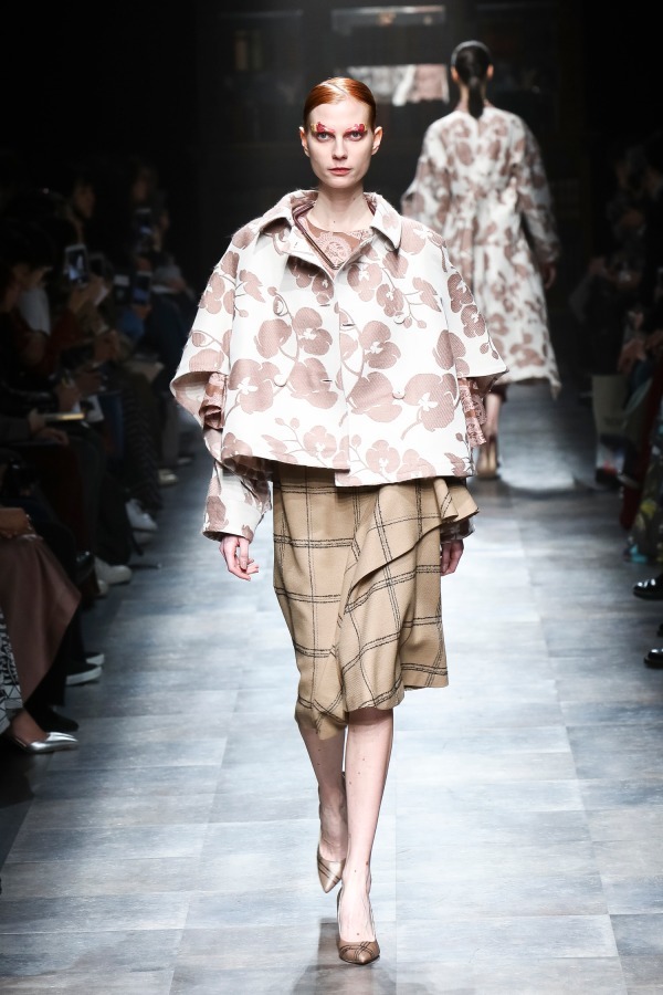 ハナエモリ マニュスクリ(Hanae Mori manuscrit) 2018-19年秋冬ウィメンズコレクション  - 写真3