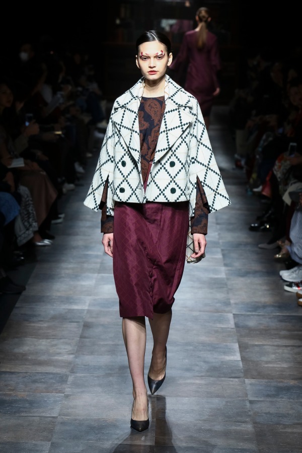 ハナエモリ マニュスクリ(Hanae Mori manuscrit) 2018-19年秋冬ウィメンズコレクション シルエット - 写真10