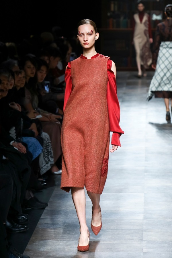 ハナエモリ マニュスクリ(Hanae Mori manuscrit) 2018-19年秋冬ウィメンズコレクション  - 写真19