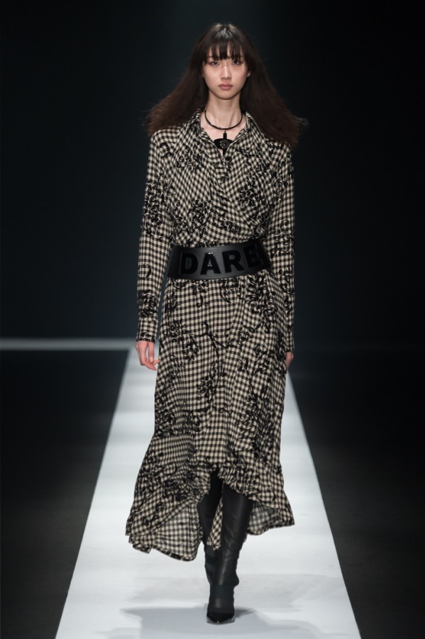 タエ アシダ 2018-19年秋冬<span>コレクション</span> - 写真13