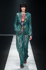 タエ アシダ 2018年秋冬コレクション - ただドレッシーなだけではない、独創的な女性像｜写真66