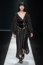 タエ アシダ 2018年秋冬コレクション - ただドレッシーなだけではない、独創的な女性像｜写真71