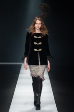 タエ アシダ 2018年秋冬コレクション - ただドレッシーなだけではない、独創的な女性像｜写真8