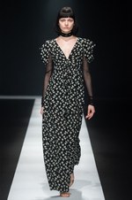 タエ アシダ 2018年秋冬コレクション - ただドレッシーなだけではない、独創的な女性像｜写真19