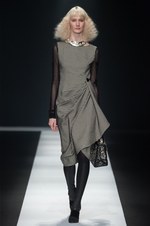 タエ アシダ 2018年秋冬コレクション - ただドレッシーなだけではない、独創的な女性像｜写真20