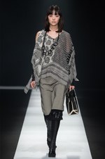 タエ アシダ 2018年秋冬コレクション - ただドレッシーなだけではない、独創的な女性像｜写真23