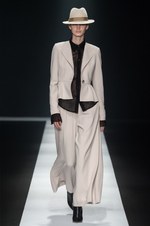 タエ アシダ 2018年秋冬コレクション - ただドレッシーなだけではない、独創的な女性像｜写真29