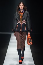 タエ アシダ 2018年秋冬コレクション - ただドレッシーなだけではない、独創的な女性像｜写真31