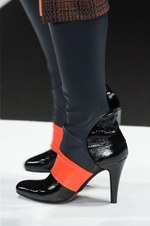 タエ アシダ 2018年秋冬コレクション - ただドレッシーなだけではない、独創的な女性像｜写真33