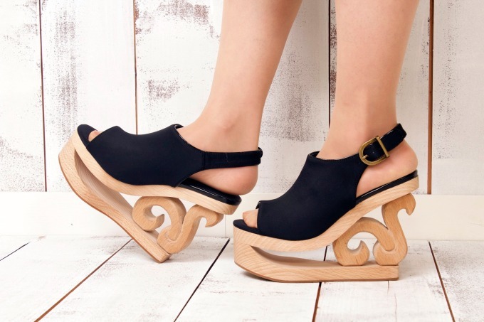 ジェフリーキャンベル「スケート」から新作サンダル、彫刻ヒール×スポーティなアッパー