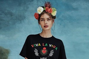 ストラディバリウスからメキシコ女性画家「フリーダ・カーロ」がテーマのTシャツ登場