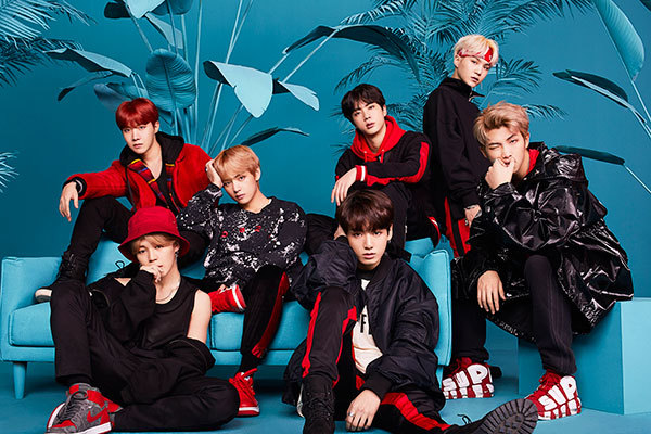 BTS(防弾少年団)新アルバム『FACE YOURSELF』発売、全国のタワレコでは