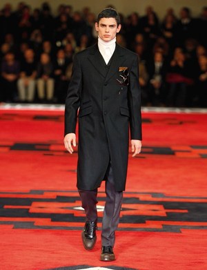 プラダ(PRADA) 2012-13年秋冬メンズコレクション - 権力と威厳を込めた新しいスタイル｜写真1