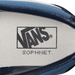 ソフネットとVANSがコラボ、ライトブルーのジップ付きスニーカー＆ロゴTシャツ｜写真2