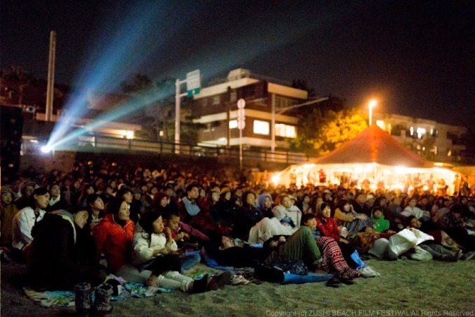 「逗子海岸映画祭」波音と星空をバックに楽しむ野外映画、『アメリ』『この世界の片隅に』など｜写真6