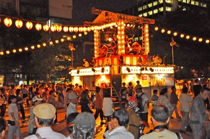 日本の夏祭り18 北日本エリア 関東オススメおでかけスポット 都内で楽しめる阿波踊りや夜店も ファッションプレス