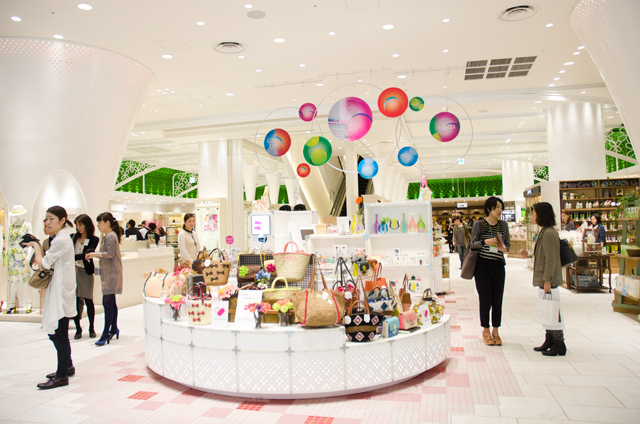 ローカルフード｜渋谷ヒカリエの内部を大公開、渋谷から発信する最新のファッション・カルチャー