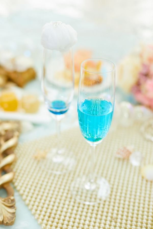 『人魚姫』テーマのアフタヌーンティー、青いスパークリングワインや"真珠貝"モチーフのクッキーなど｜写真5