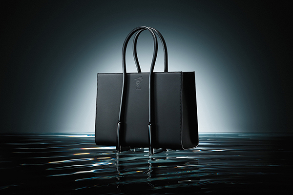 ディスコード ヨウジヤマモト新作バッグ「Nouvelle GETA」下駄から着想したフォルム