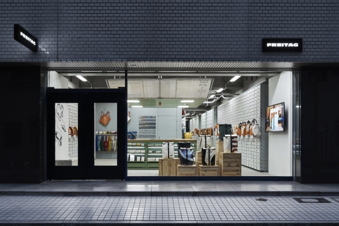 フライターグが大阪に新店舗オープン、1点物のバッグが1200点以上も｜写真2