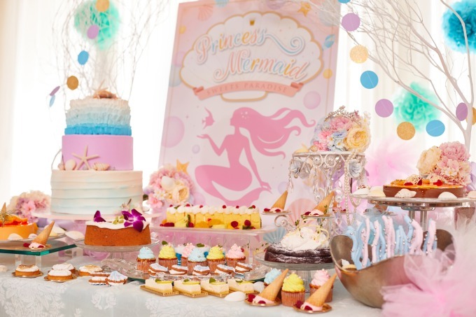 "人魚姫"のスイーツブッフェ「プリンセス・マーメイドのスイーツパーティー」約20種のデザートなど｜写真1