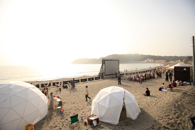 GW期間、逗子のビーチで映画祭開催 - 映画、音楽、アート等様々な企画も