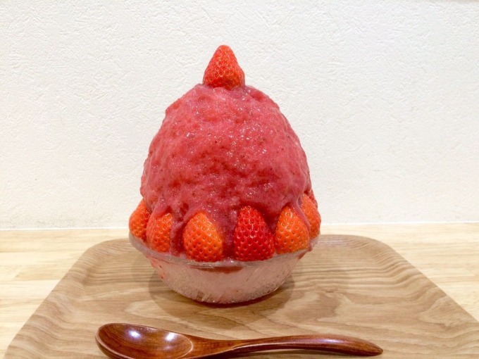 巣鴨のかき氷専門店 雪菓 から春限定の桜かき氷 桜シロップに練乳とチーズを合わせて ファッションプレス