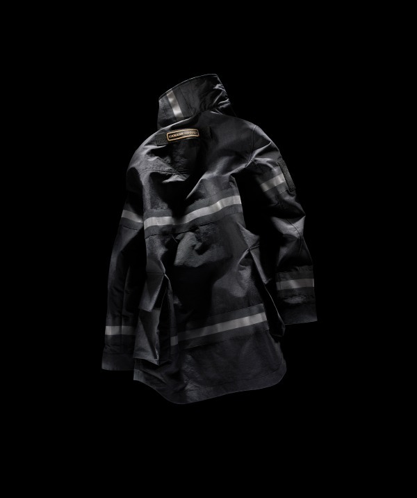 カナダグース×NY市消防局、消防服に着想を得たコラボコート発売｜写真3