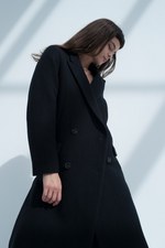 ZUCCa 2018-19年秋冬コレクション - 着る人に寄り添うクリーンな造形美｜写真20