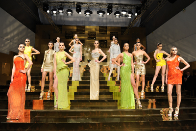 アトリエ ヴェルサーチが2012-13年秋冬コレクションよりランウェイに復活