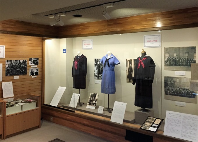 展覧会「セーラー服と女学生」東京・弥生美術館で、日本初のセーラー女学生からセーラームーンまで | 写真